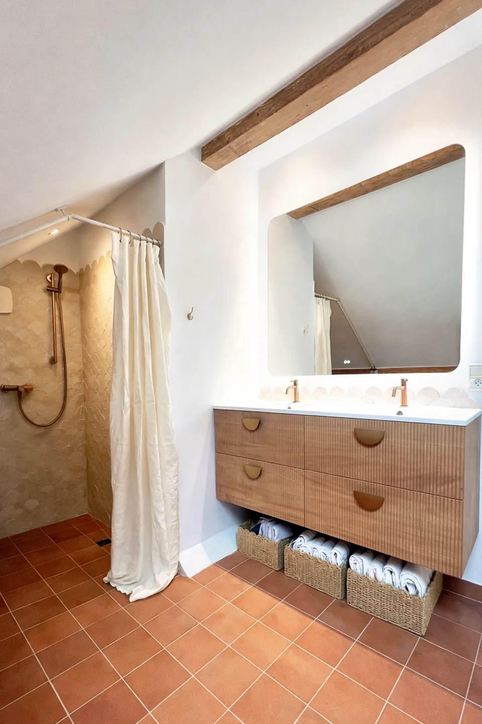 Rénovation de deux salles de bains à Veyrier-du-Lac, après travaux